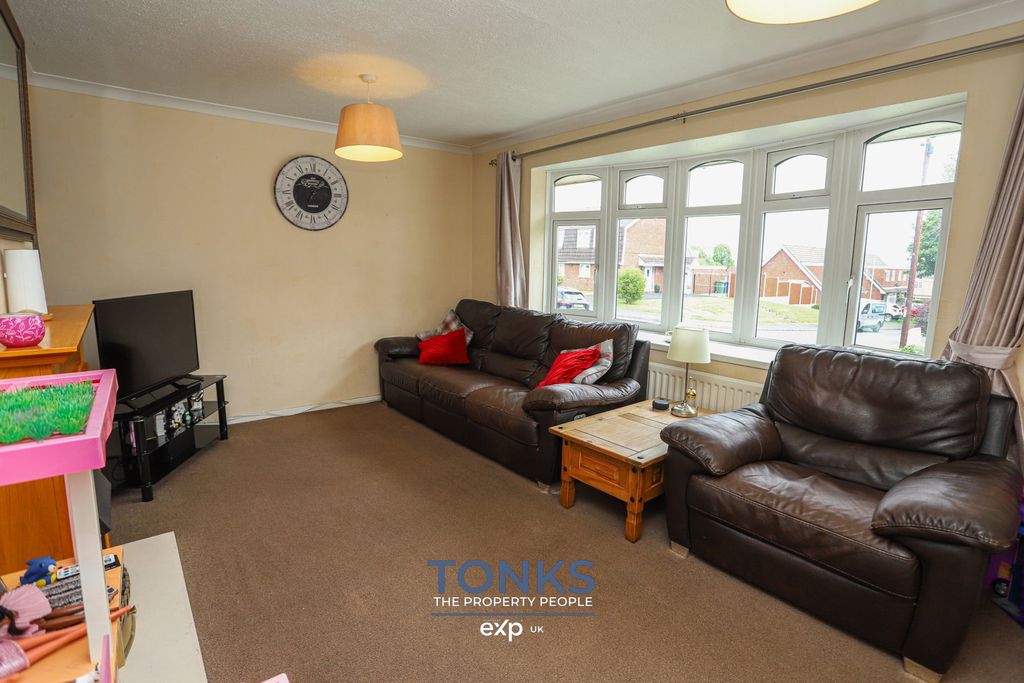 Property photo 3 of 19