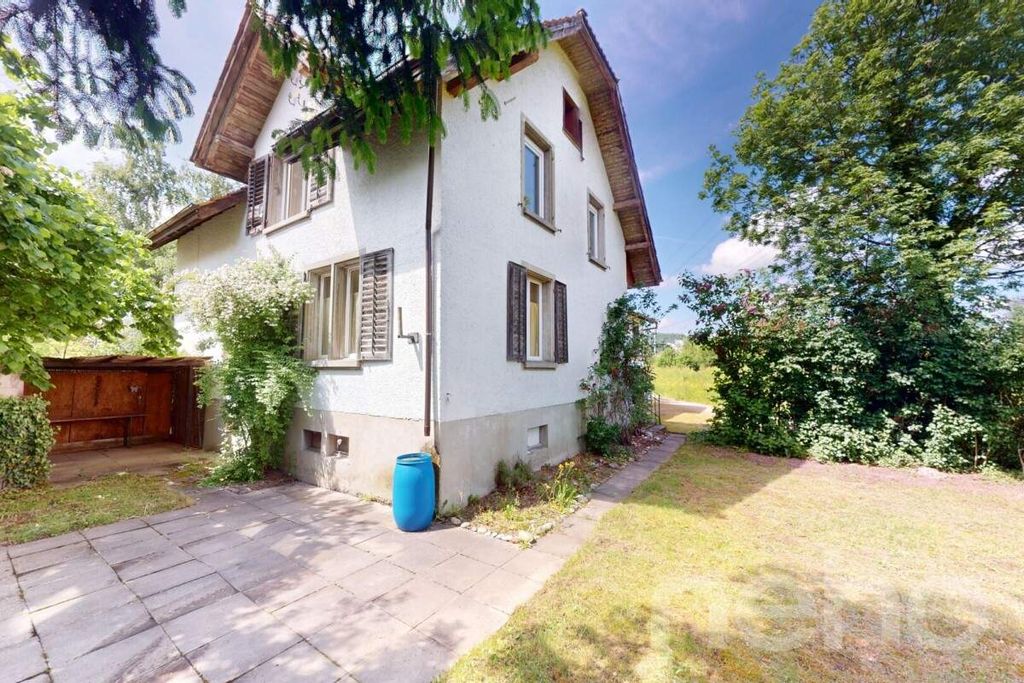 Property photo 2 of 13