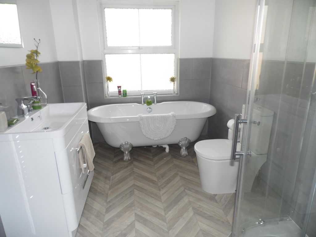 Property photo 2 of 14 9