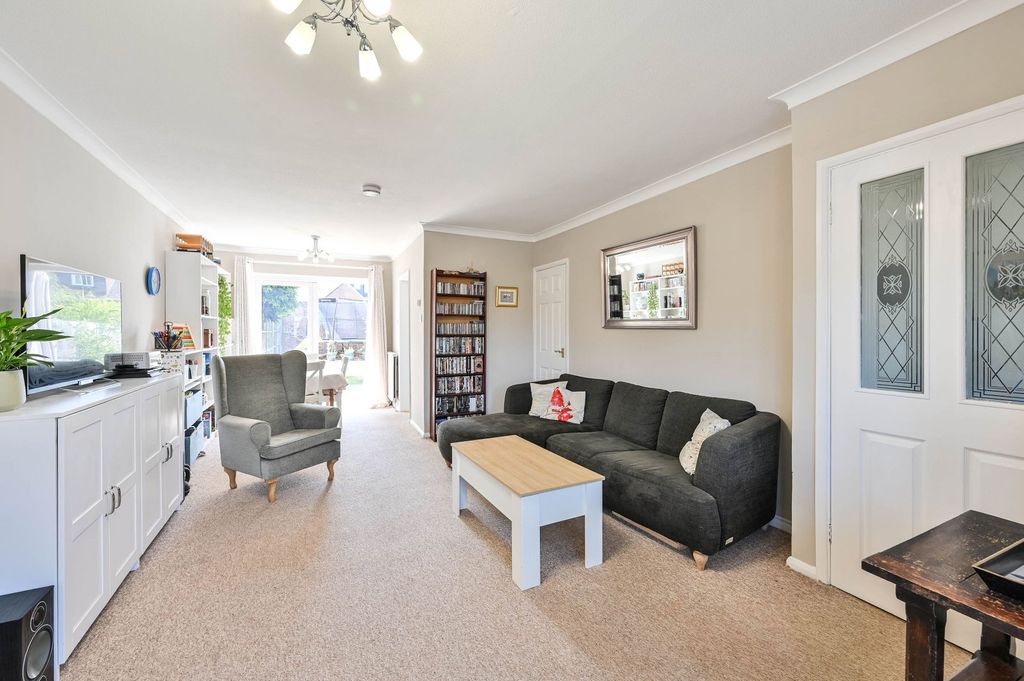 Property photo 3 of 11