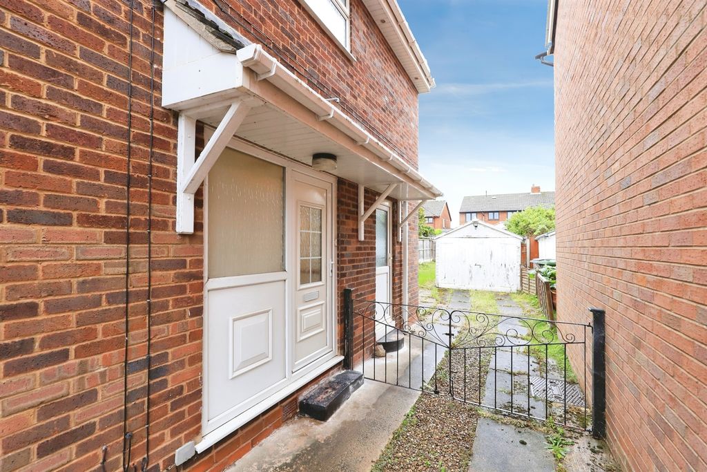 Property photo 2 of 17