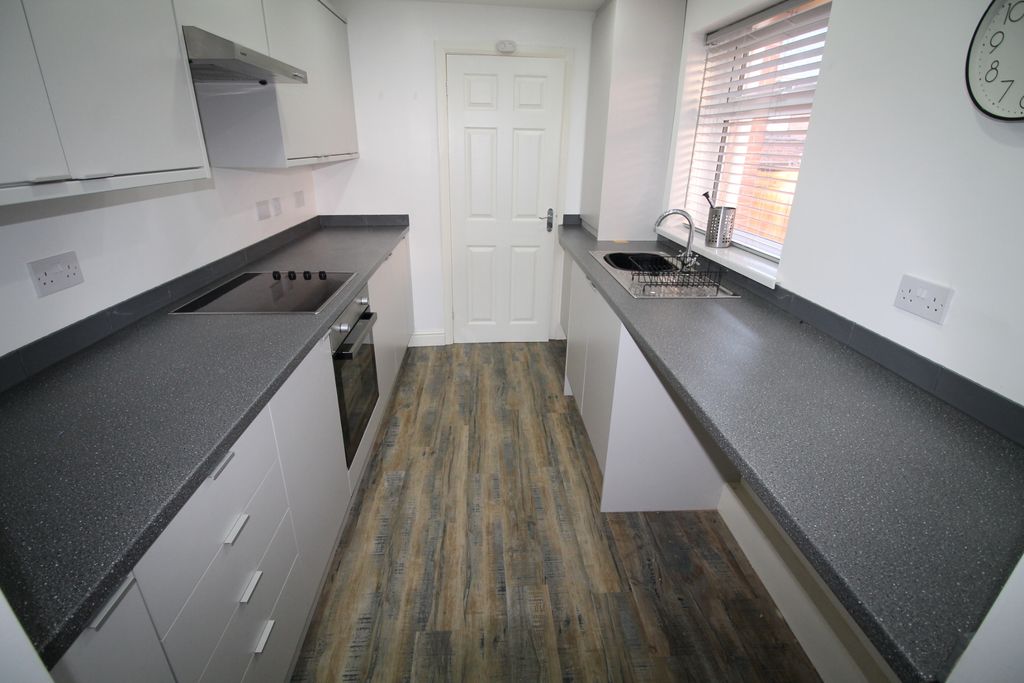 Property photo 3 of 8 Img_9350