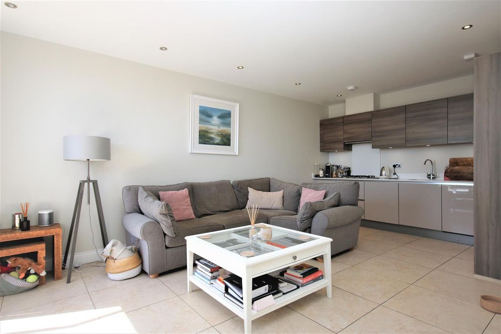 Property photo 3 of 21