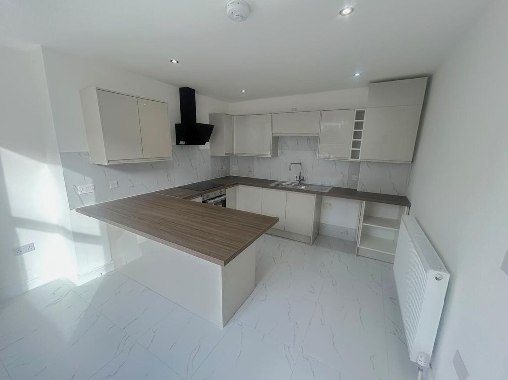 Property photo 1 of 12 Kitchen