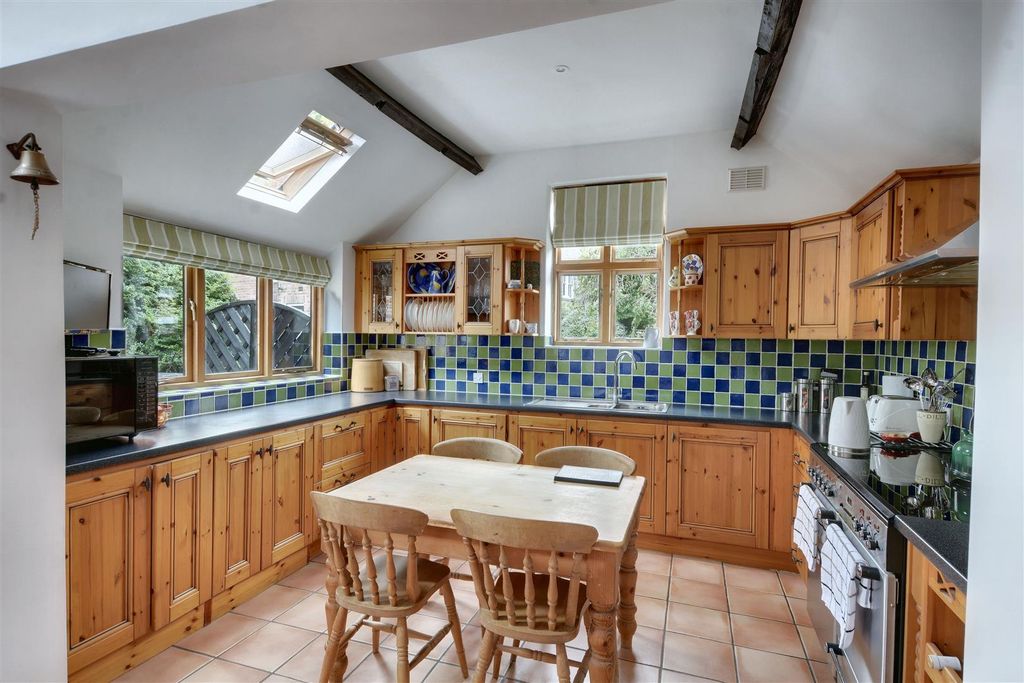 Property photo 3 of 30 Dsc_1160Kitchen.Jpeg