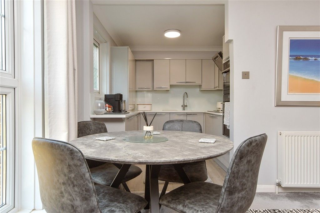 Property photo 3 of 10 Lounge/Diner