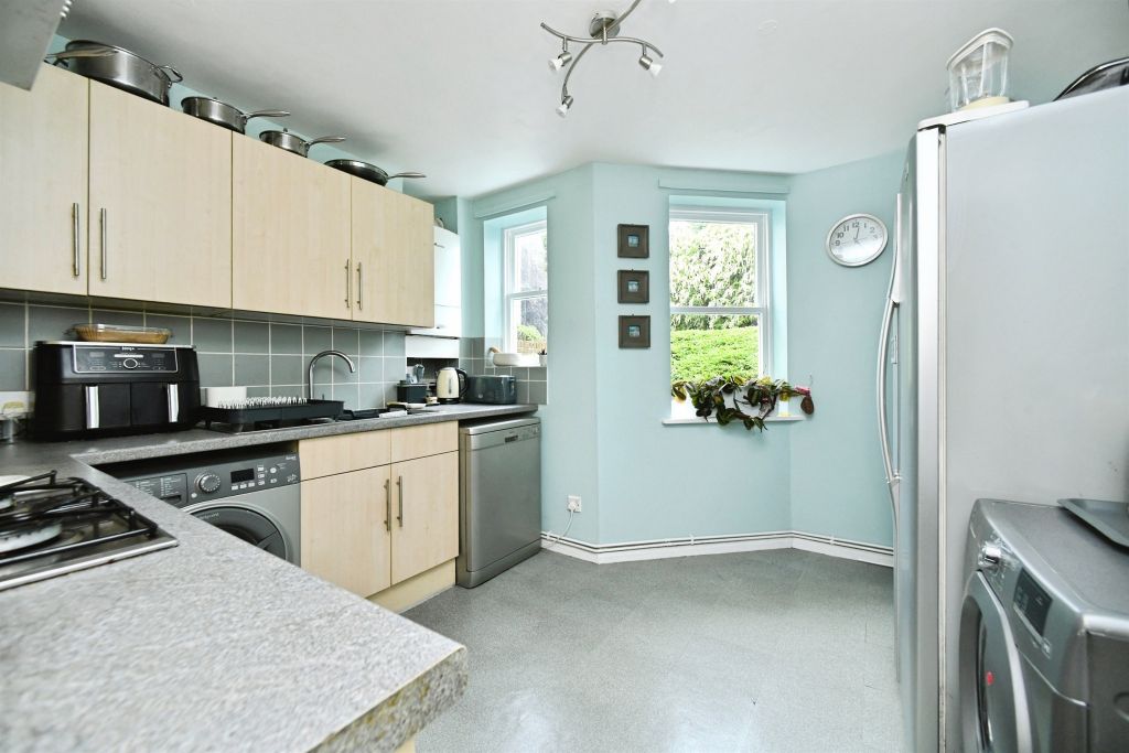Property photo 3 of 18