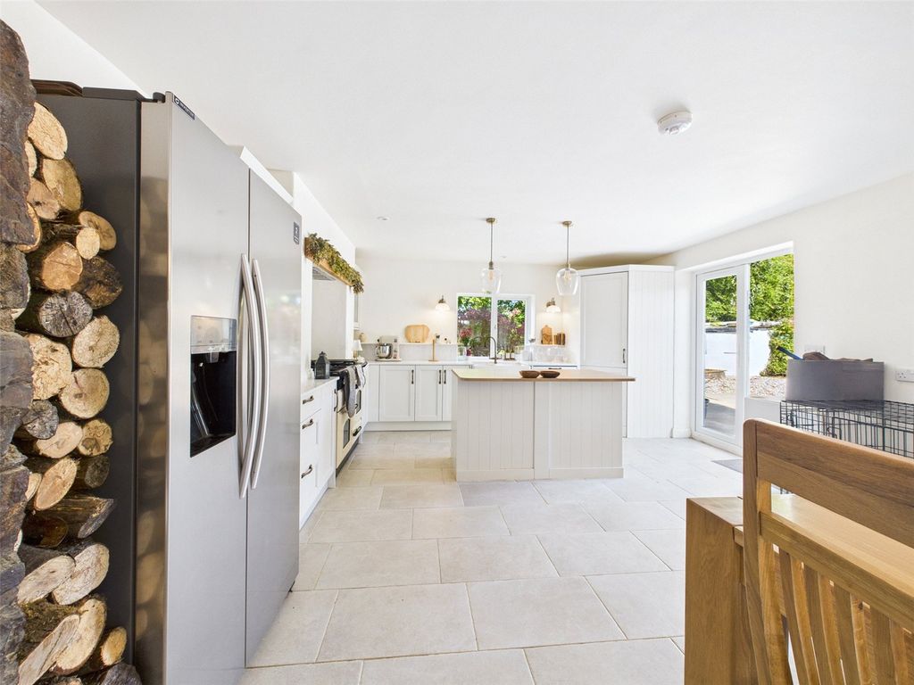 Property photo 3 of 32 Picture No. 19