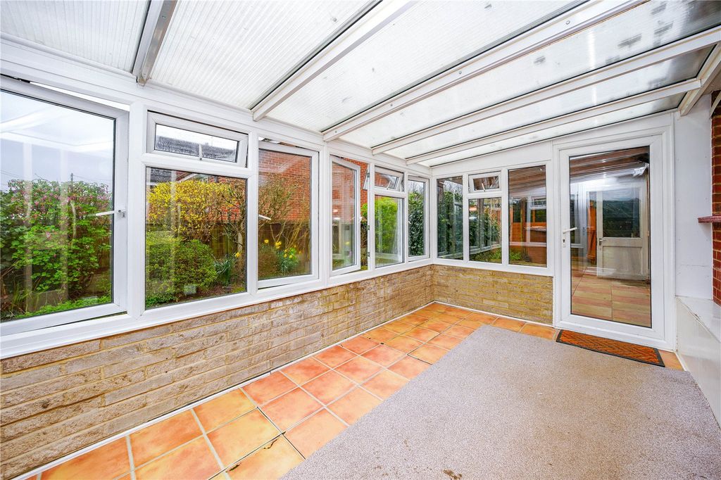 Property photo 3 of 18 Conservatory