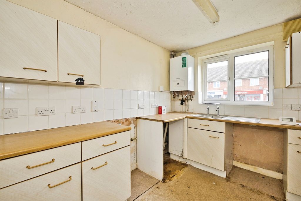 Property photo 2 of 12