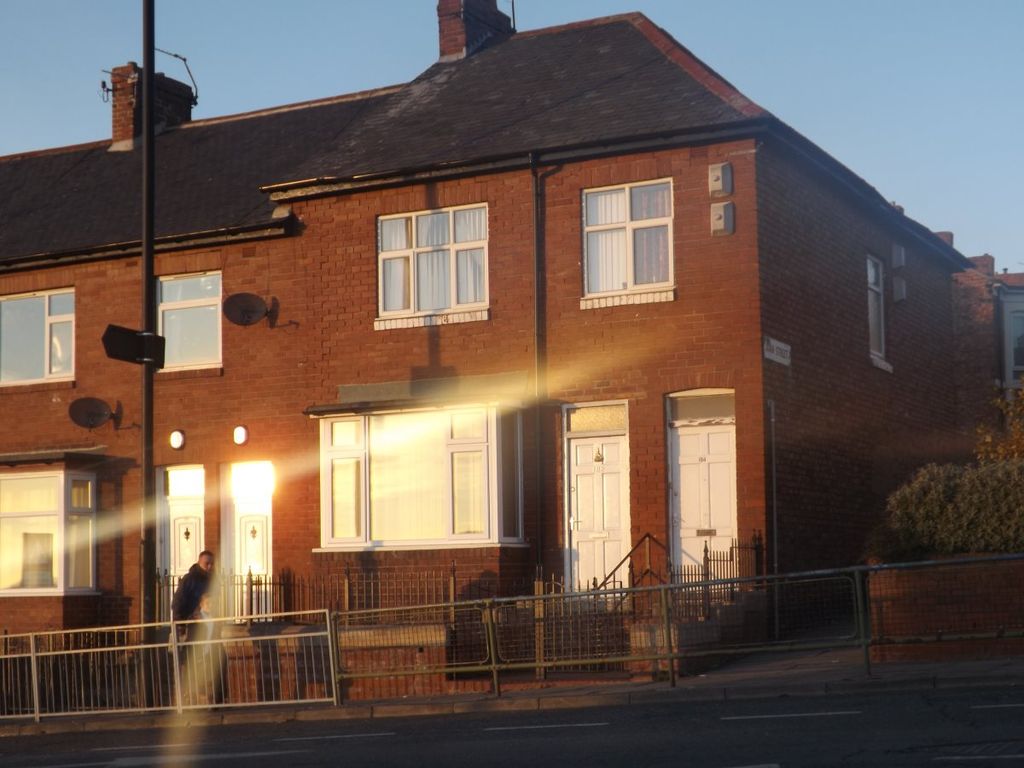 Property photo 1 of 10 Three Bedroom Upper Flat