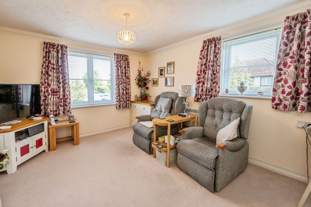 Property photo 3 of 17