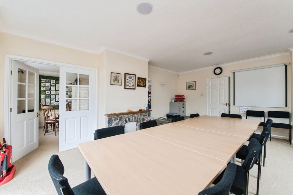 Property photo 2 of 15 Pbox-Img.Jpg