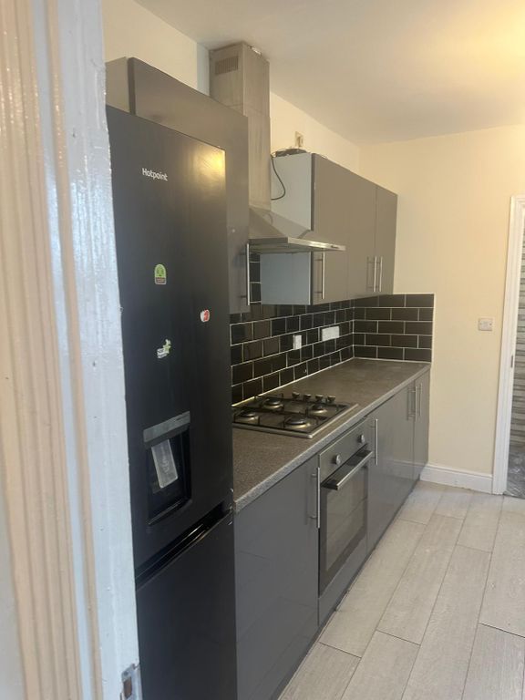 Property photo 1 of 12 Four Bedroom Family House Close To East Ham Station- Â£2850 Pcm