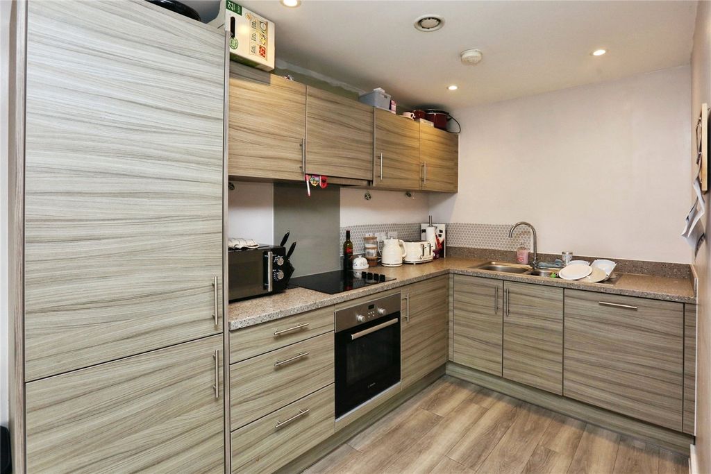 Property photo 2 of 11 Picture No. 14