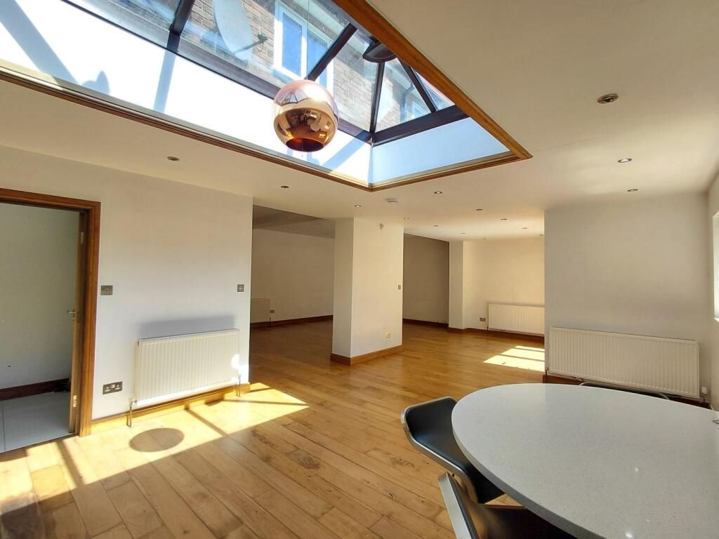 Property photo 2 of 15 Photo 8