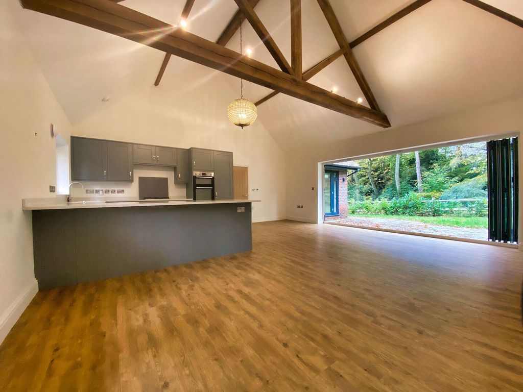 Property photo 3 of 11 Img_193_3_Original.Jpg