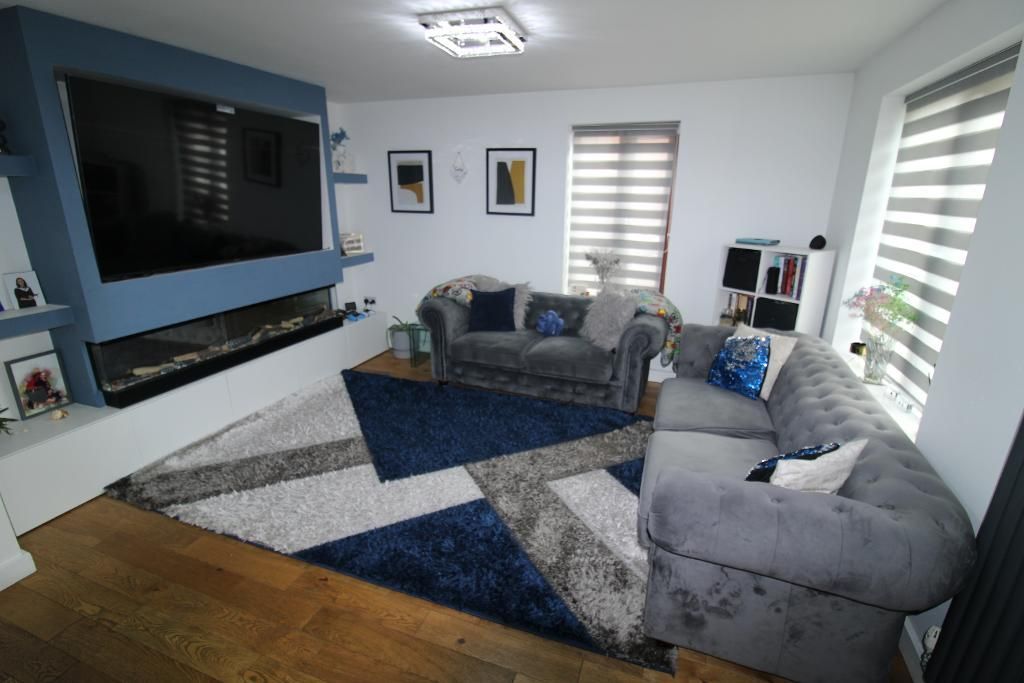 Property photo 2 of 14 Lounge