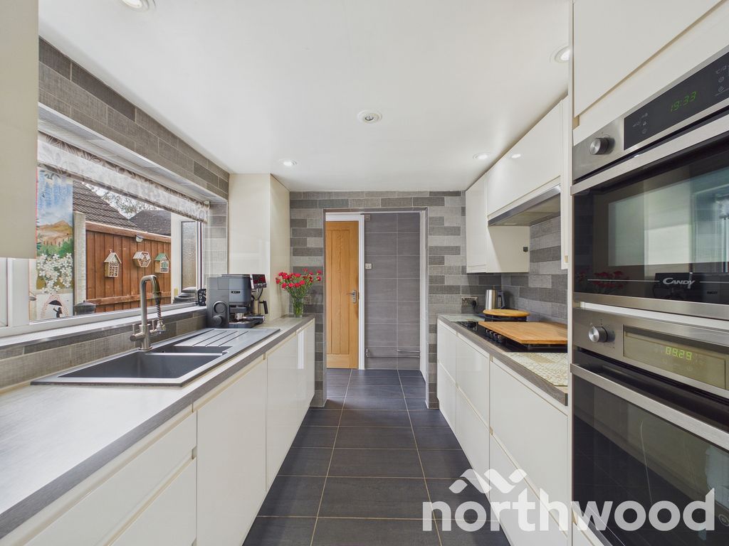 Property photo 3 of 24