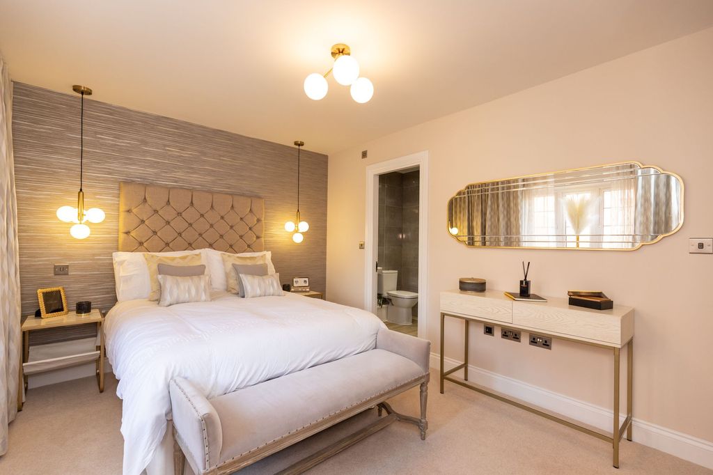 Property photo 3 of 13 Principal Bedroom