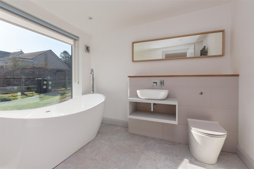 Property photo 2 of 29