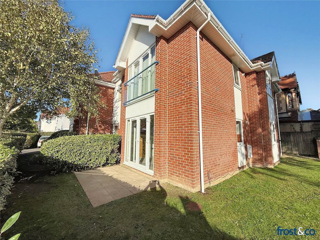 Property photo 1 of 12 Glenair Avenue