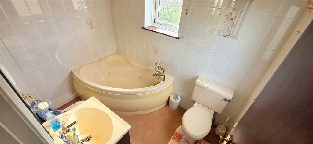 Property photo 3 of 27 Picture No. 16