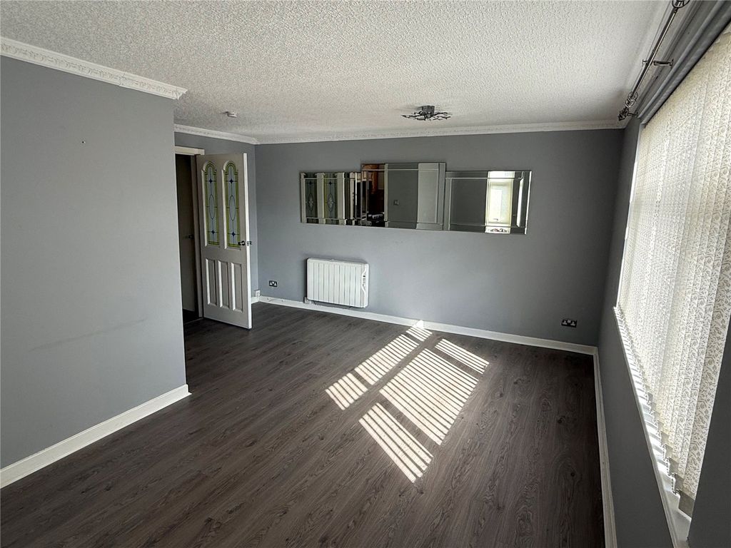 Property photo 2 of 10 Picture No. 12