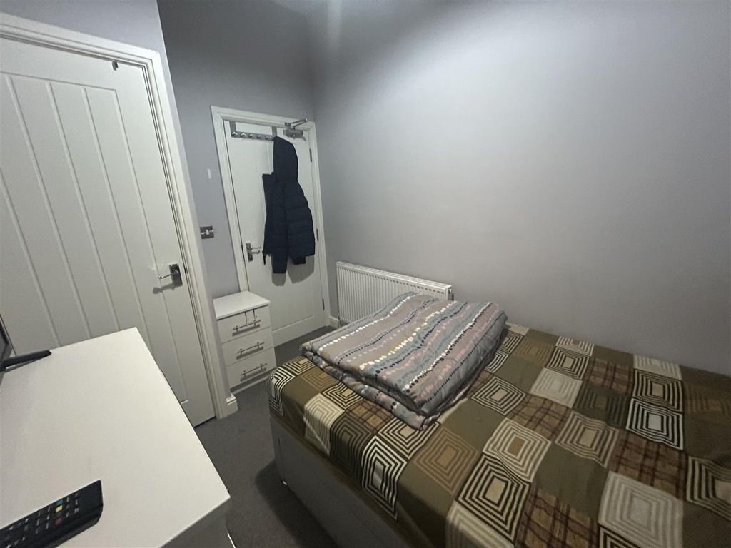 Property photo 2 of 7 Room3.Jpg