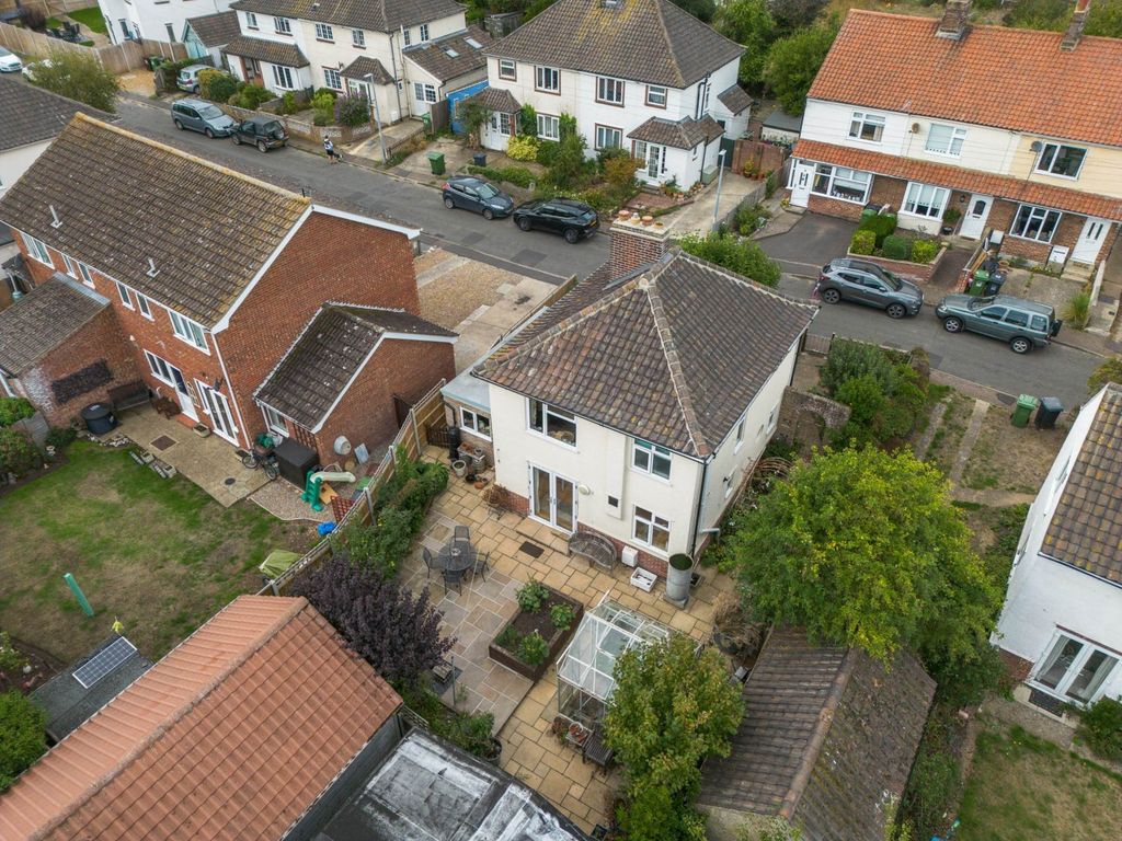 Property photo 2 of 30