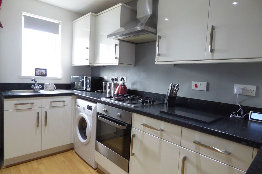 Property photo 3 of 11