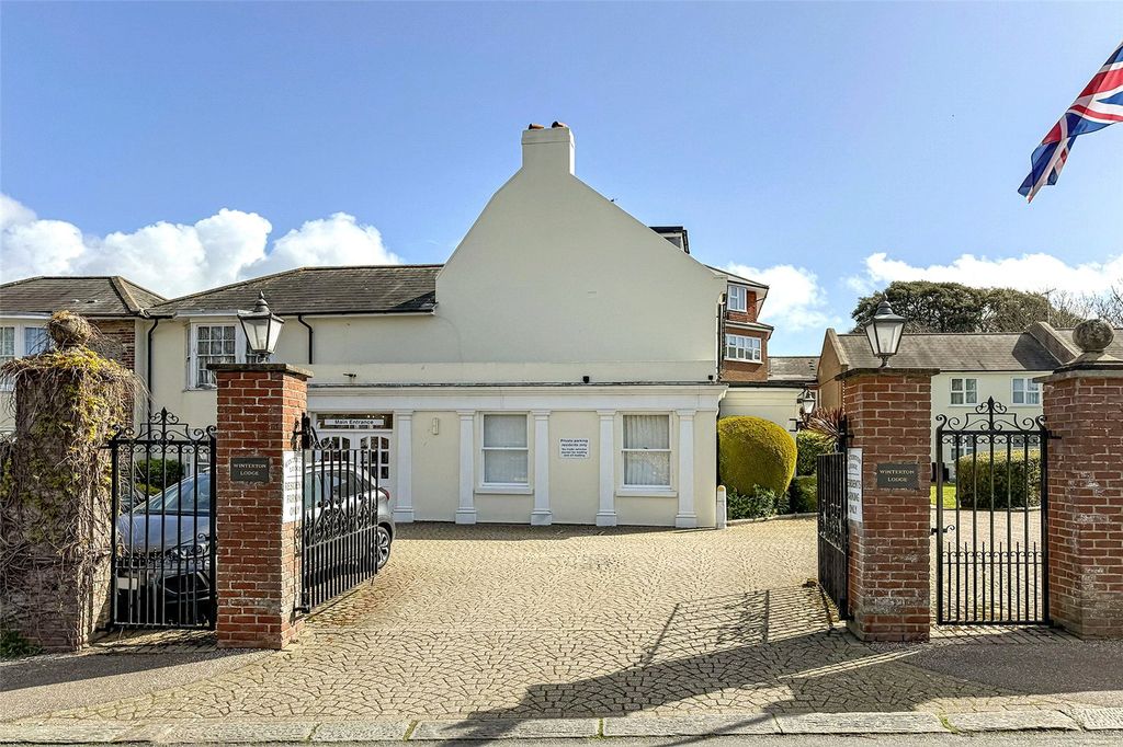 Property photo 1 of 16 Picture No. 24