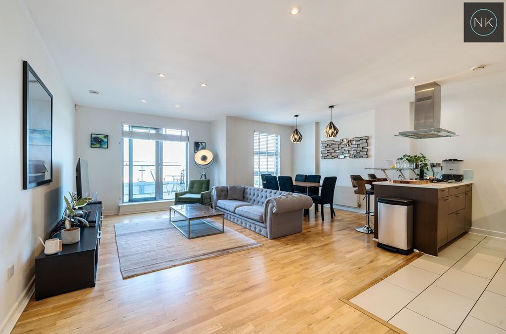 Property photo 3 of 27 4949092