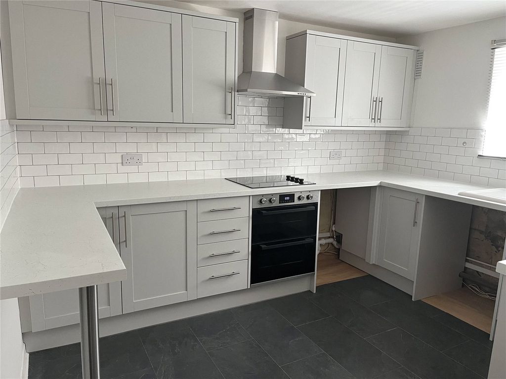 Property photo 2 of 16 Picture No. 05