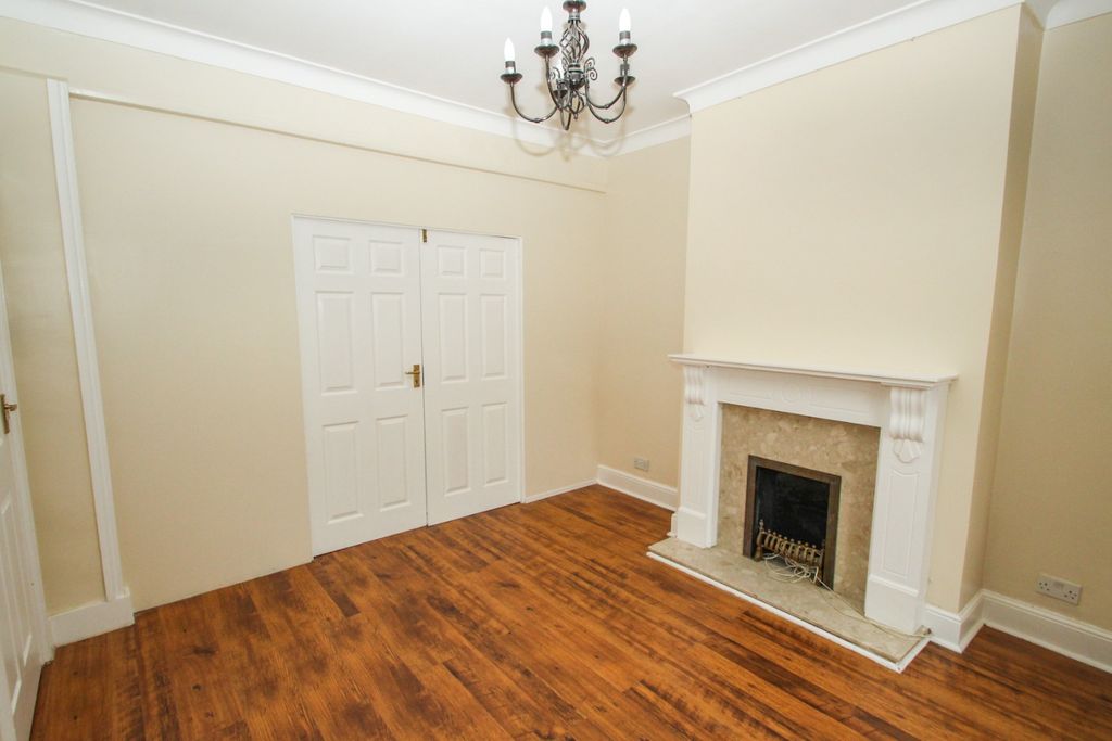 Property photo 3 of 14 4510492