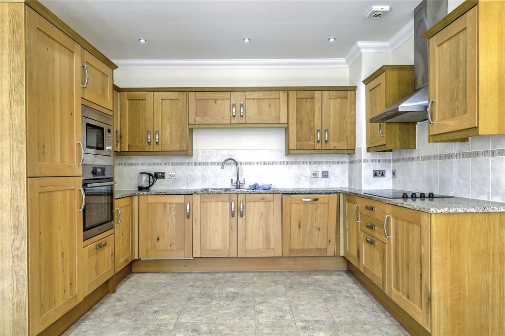 Property photo 3 of 15 Kitchen