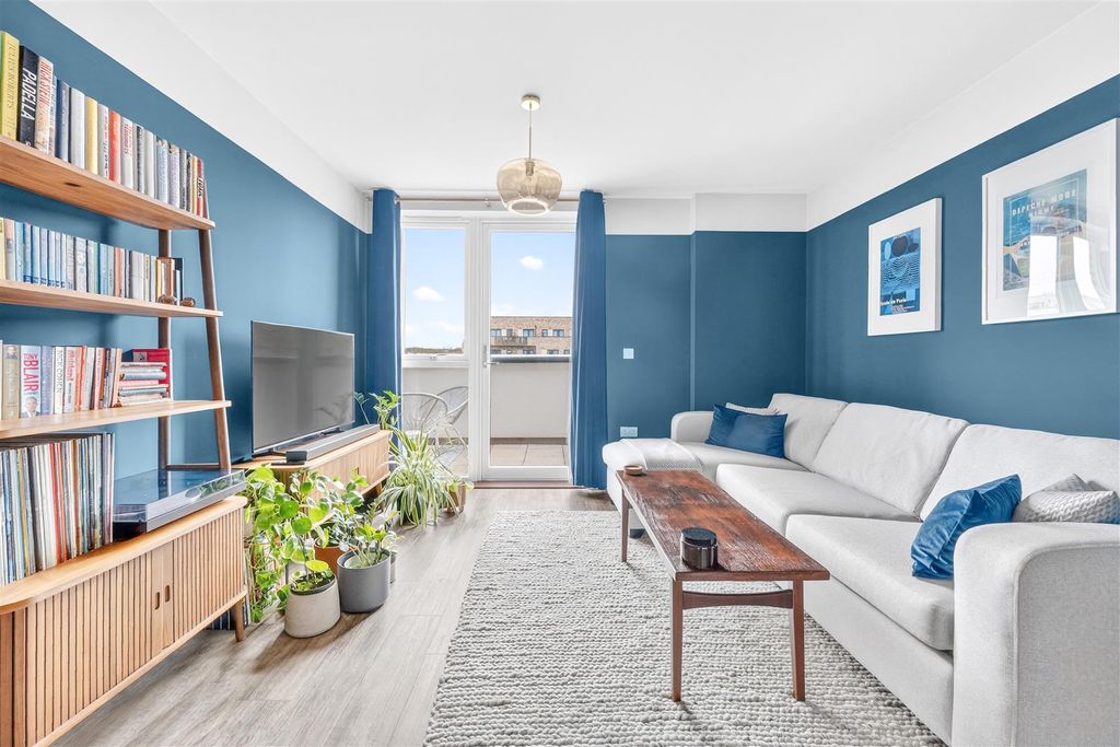 Property photo 3 of 18 11