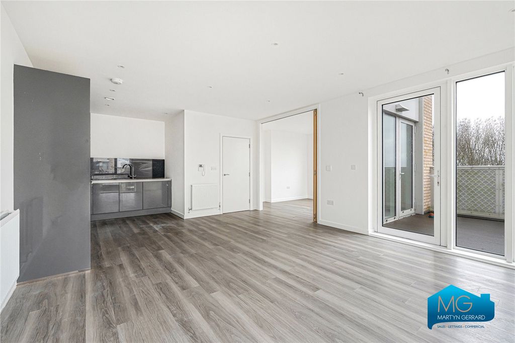 Additional image 4 of 3 bed flat to rentMedawar Drive, London NW7