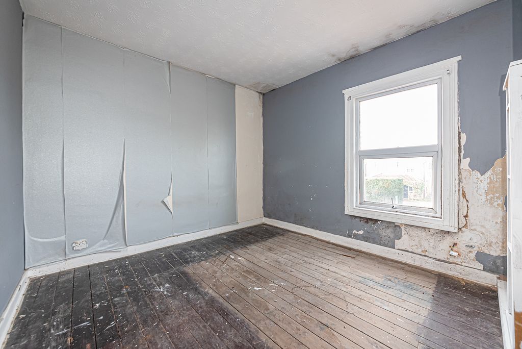 Property photo 2 of 24 2