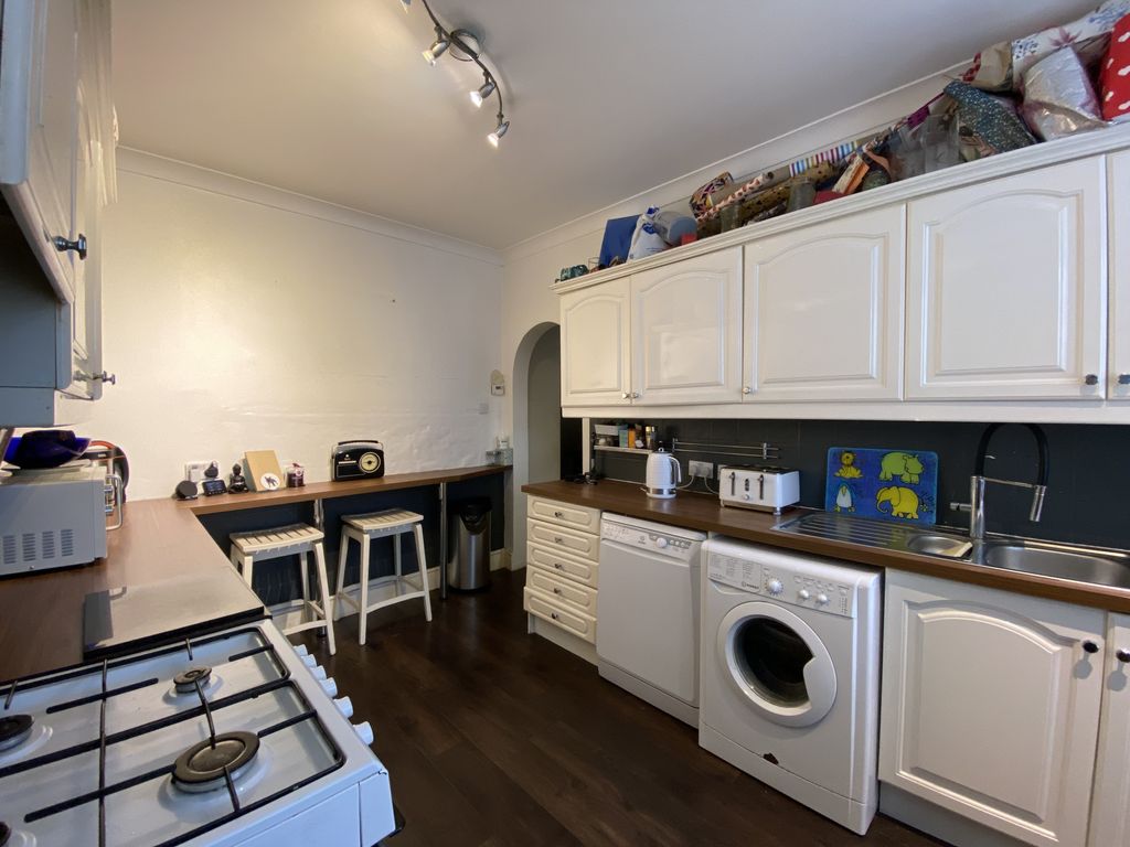 Property photo 3 of 16 Kitchen