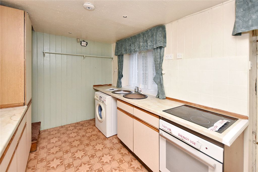 Property photo 3 of 10 Picture No. 14