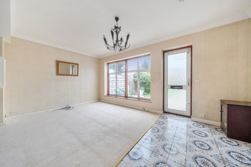 Property photo 3 of 17 1420099-8-69A0469...