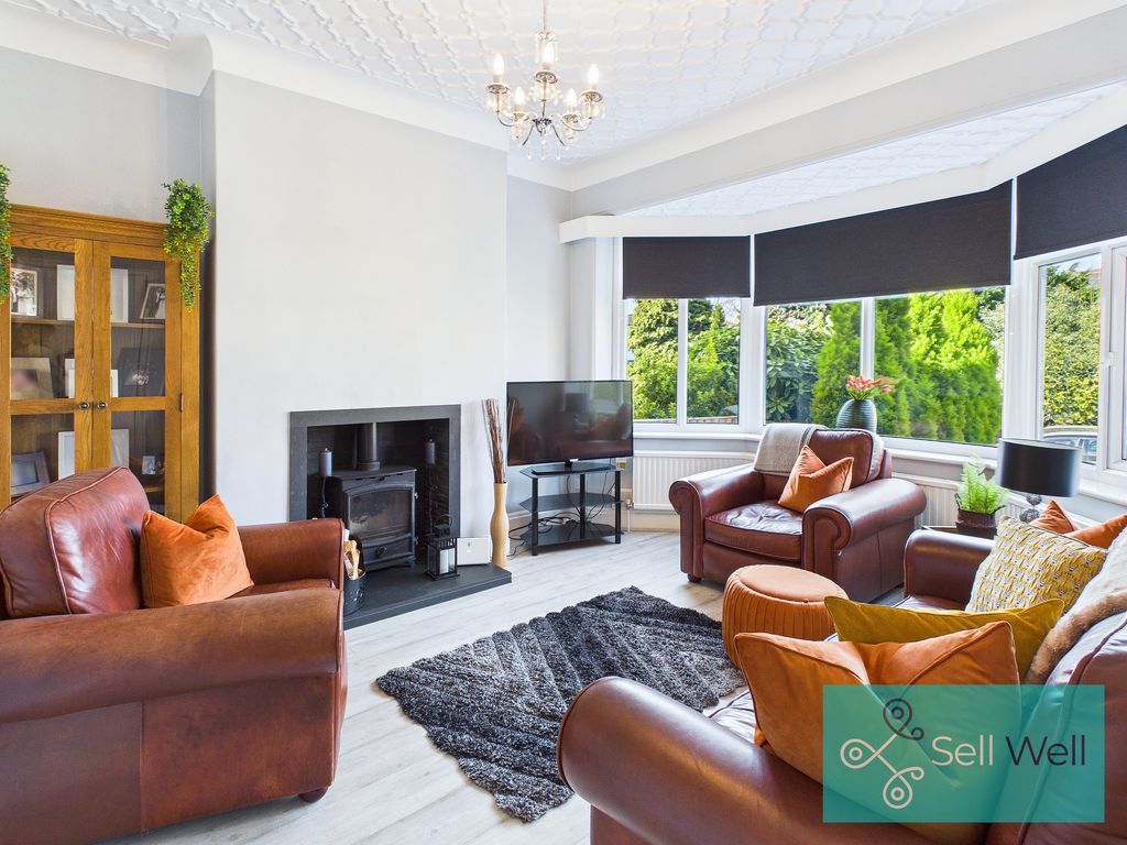 Property photo 2 of 32 Lounge