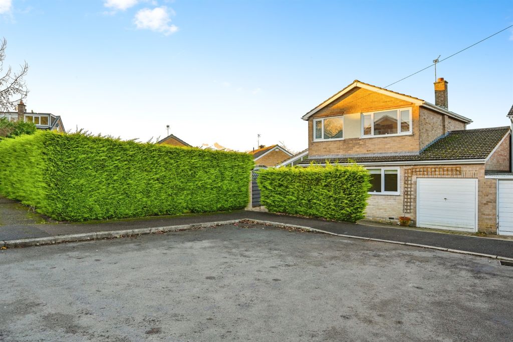 Property photo 2 of 17