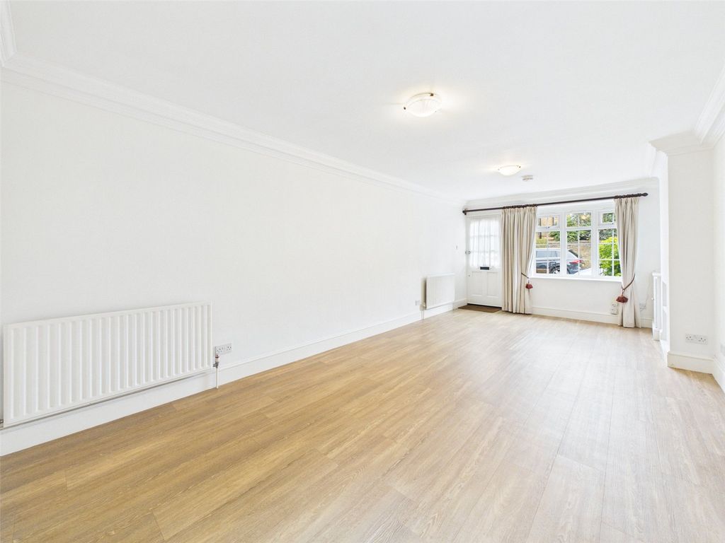 Property photo 3 of 9 Picture No. 11