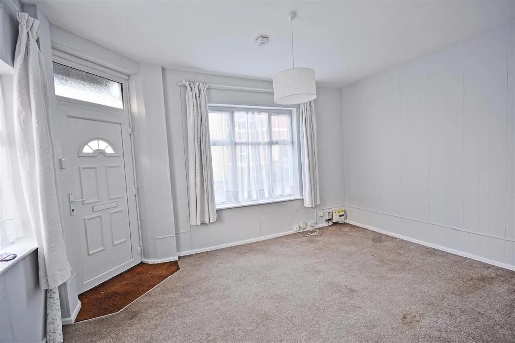 Whitworth Road, Abington NN1 – pohled 6