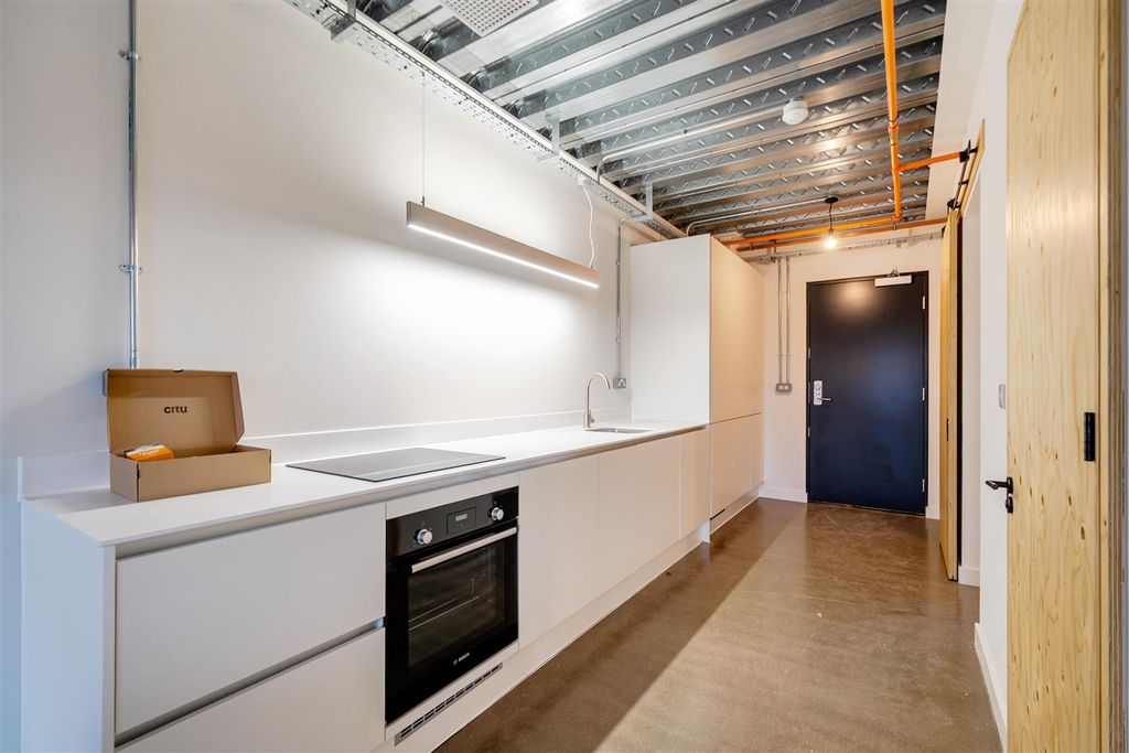 Property photo 2 of 12 1375146-4-690377c987A33.Jpg