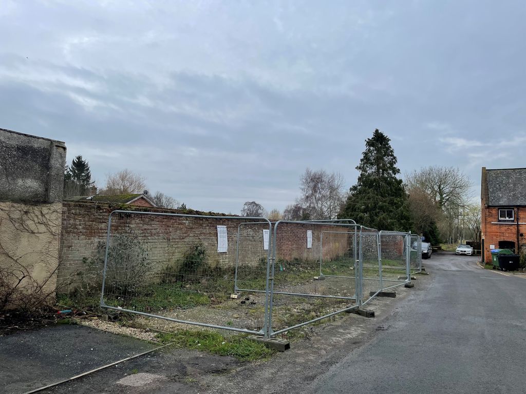 Property photo 3 of 9 Hs2