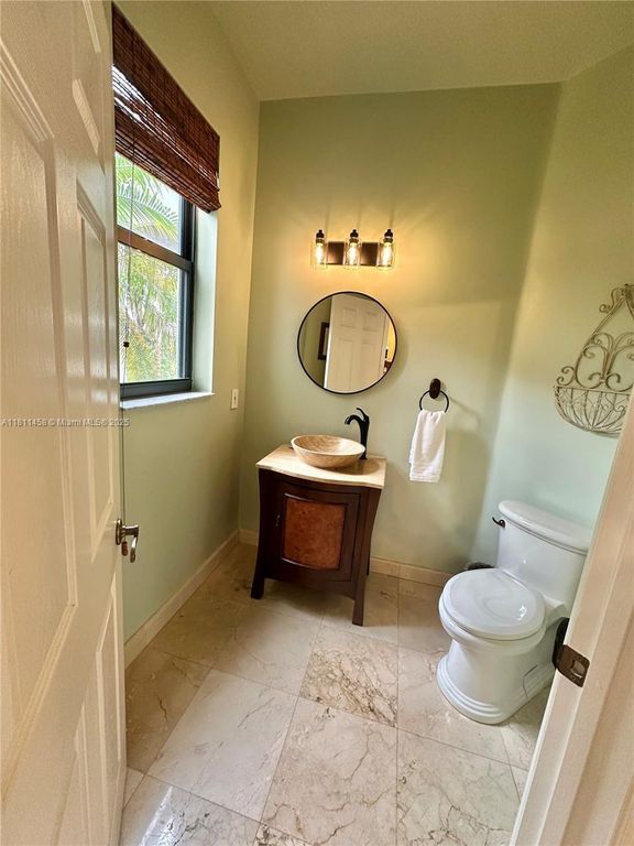 Property photo 2 of 3 <Alttext/>