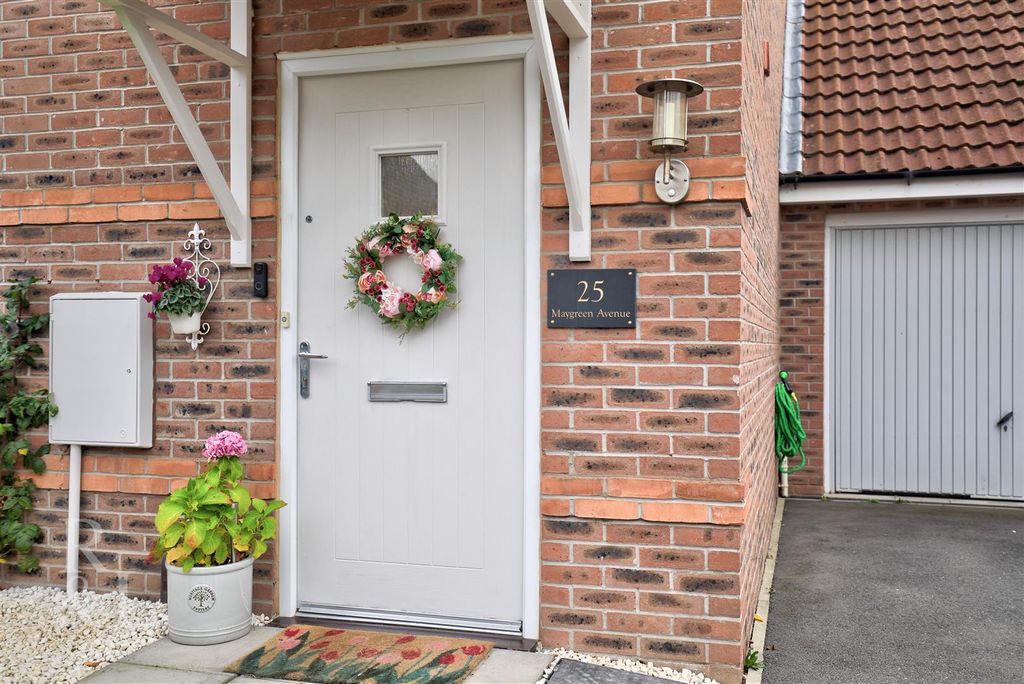 Property photo 2 of 26 25 Maygreen Avenue (2).Jpg
